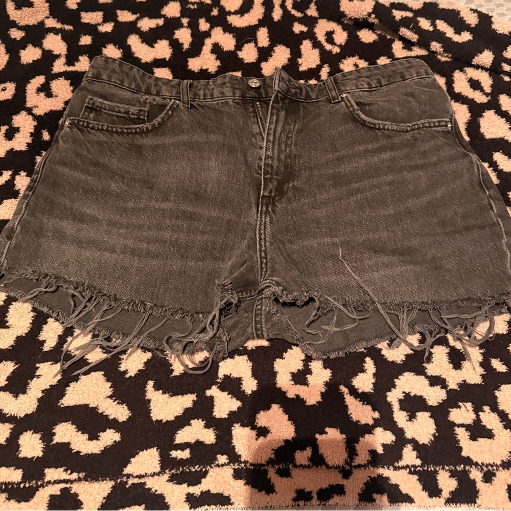 Zara Black Frayed Hem Denim Shorts